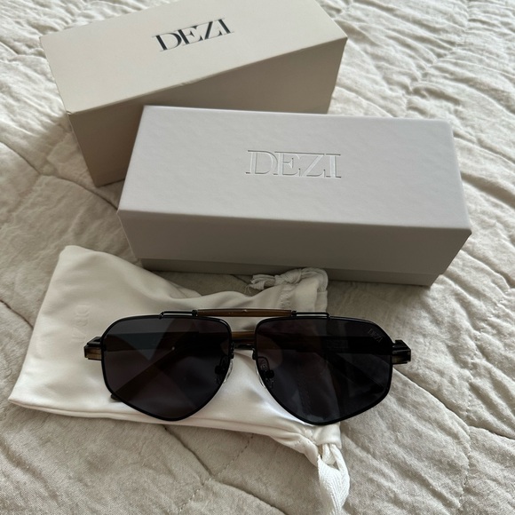 DEZI 6FT Sunglasses - Picture 1 of 6